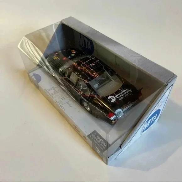 NEW Lionel New York City MTA Subway Series Collectible Race Car 1:24 - Black - Picture 4 of 5